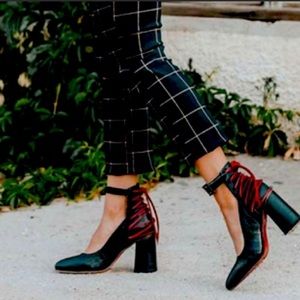 Jillian Freebirds size 10!